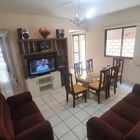 Апартаменти Aconchegante 2 Quartos Com Wifi + 1 Quarto Menor Гуарапарі Екстер'єр фото