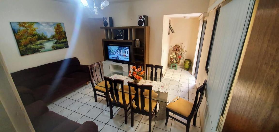 Апартаменти Aconchegante 2 Quartos Com Wifi + 1 Quarto Menor Гуарапарі Екстер'єр фото